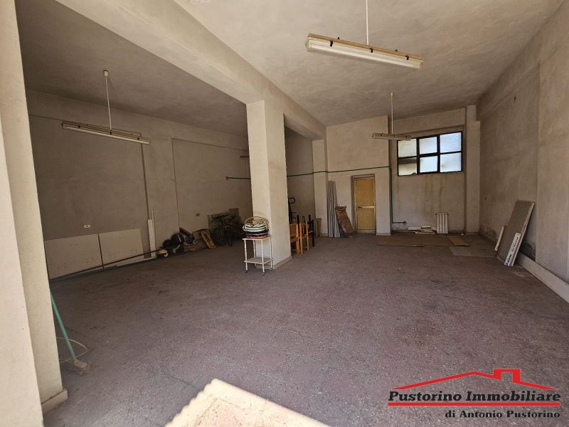 San Sperato - Magazzino deposito buona posizione